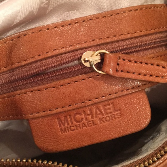 Michael Kors Vienna Hobo Bag - Tan Ltd Ed - Picture 7 of 10